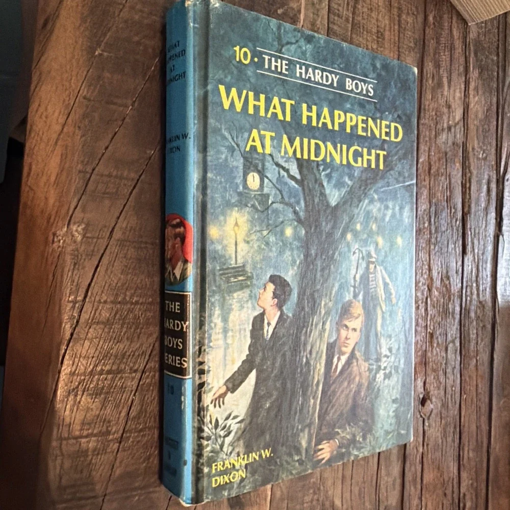 Hardy Boys Vintage Book 10: What Happened At Midnight!